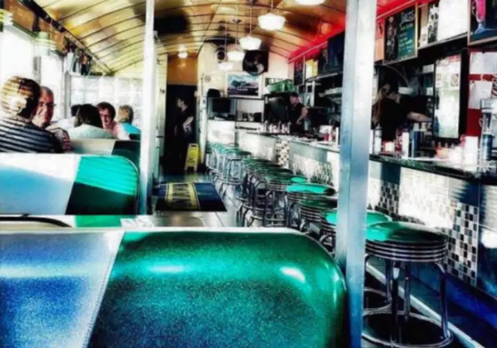 Highland Park Diner, a diner in Rochester