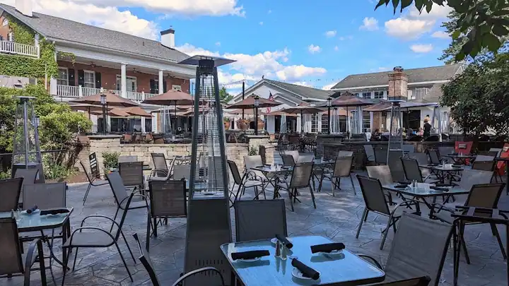 Monroes Restaurant, an Italian restaurant in Rochester