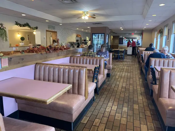 Golden Boys Family Restaurant, a breakfast restaurant in Webster