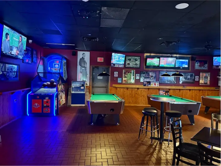 Dr's Inn, a bar & grill in Rochester
