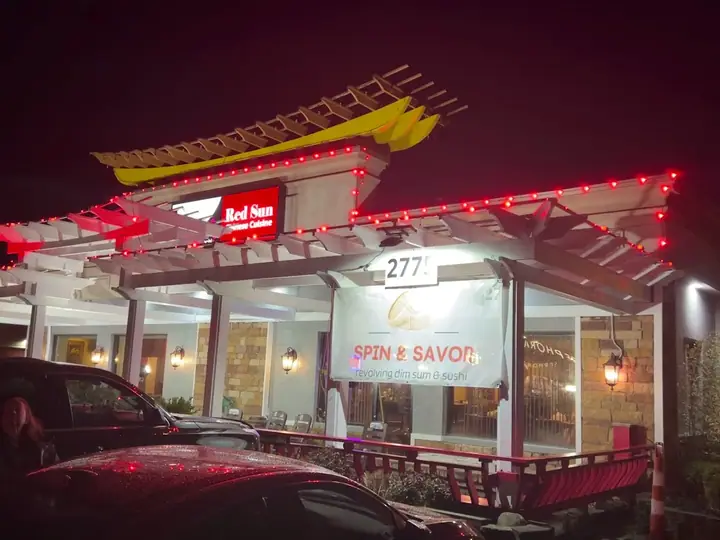Spin & Savor, a conveyor belt sushi restaurant in Rochester