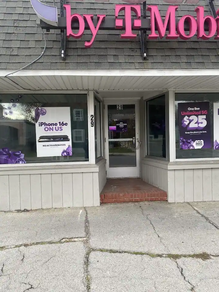 Metro by T-Mobile, a cell phone store in Rochester