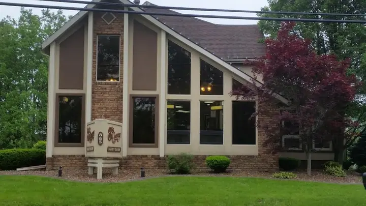 Three's Company Beauty Salon, a beauty salon in Webster