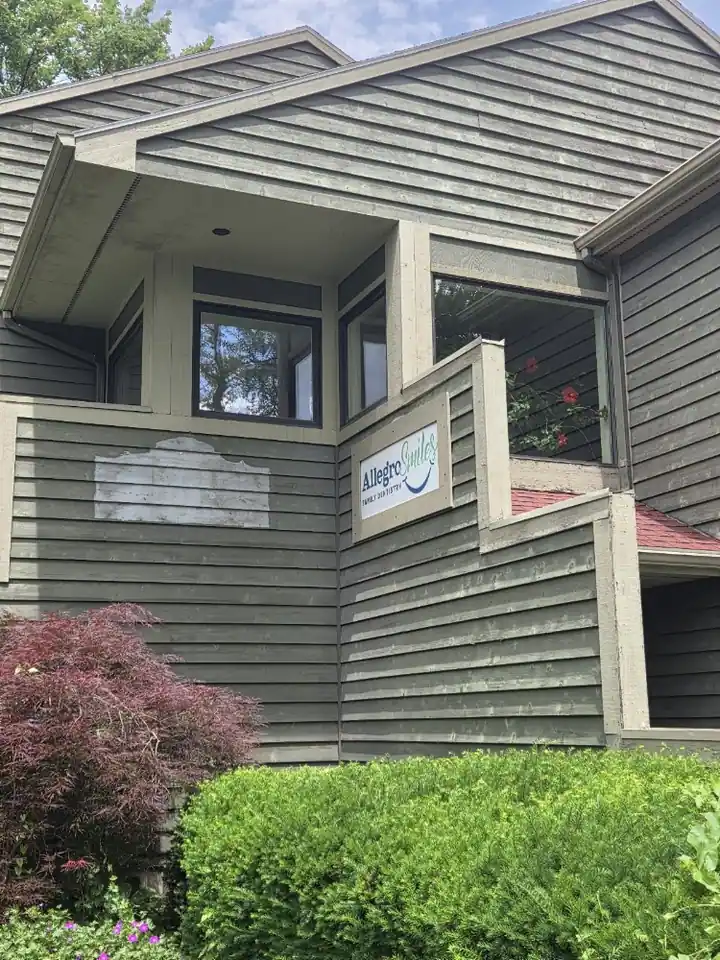Allegro Smiles, a dentist in Rochester