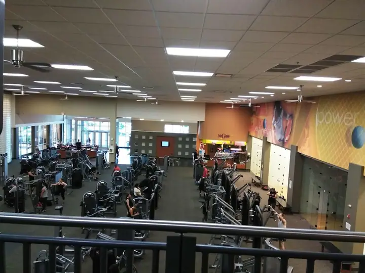 LA Fitness, a gym in Rochester