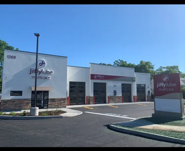Jiffy Lube Oil Change, an oil change service in Irondequoit