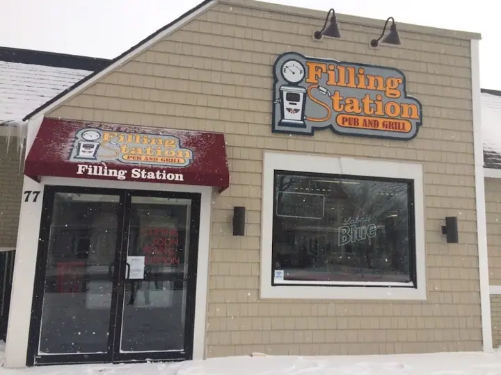 Filling Station Pub & Grill, a restaurant in Webster