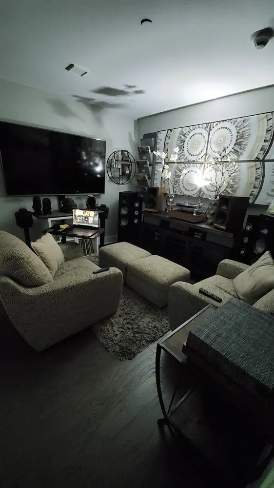Hi Fi Lounge, a store in Rochester
