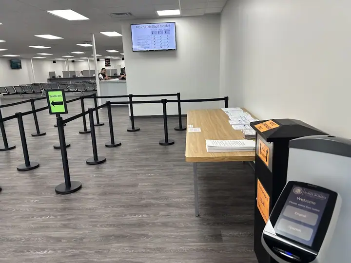 Irondequoit DMV Office, a department of motor vehicles in Rochester