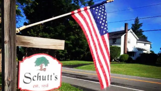 Schutt's Apple Mill, a cider mill in Webster