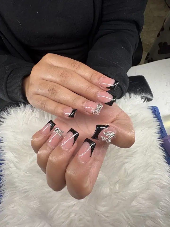 Tammy Nail's, a nail salon in Rochester