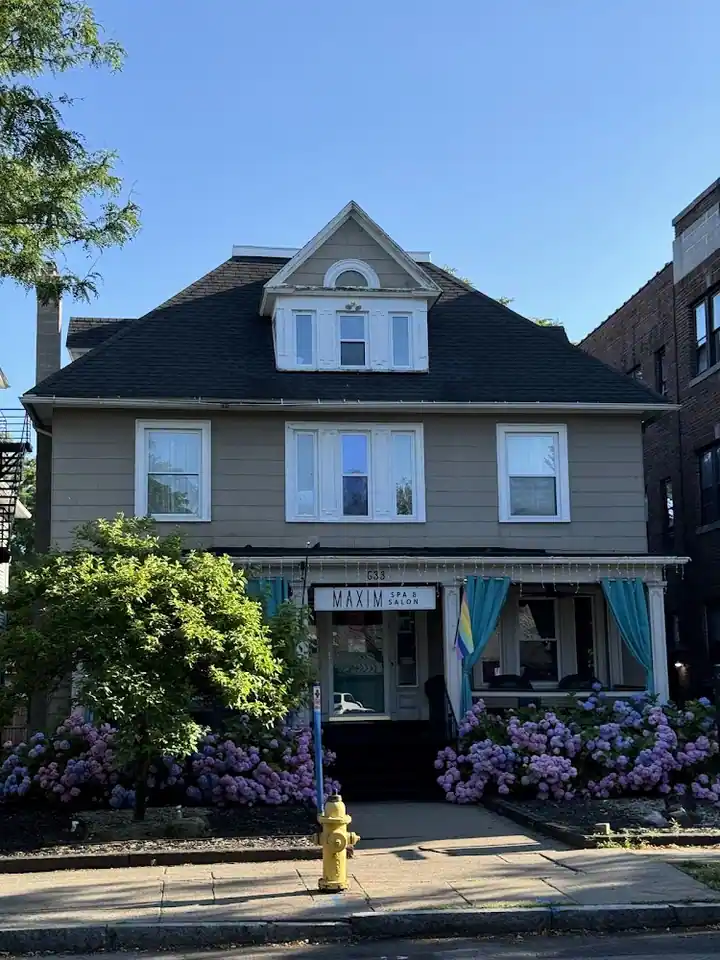 Maxim Spa and Salon, a beauty salon in Rochester