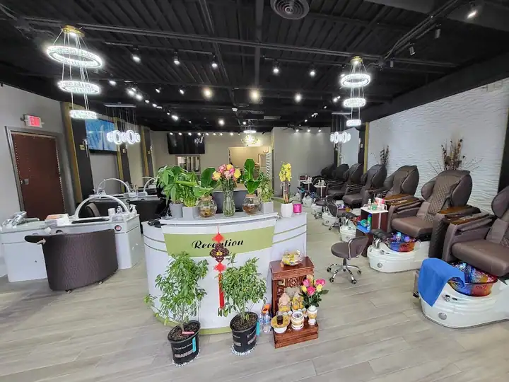 Gossip Nails N Spa, a nail salon in Webster