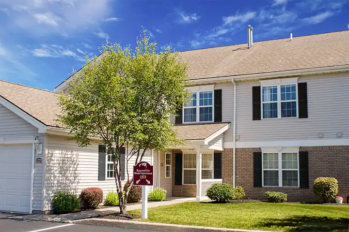 Oakmonte Apartment Homes, an apartment complex in Webster