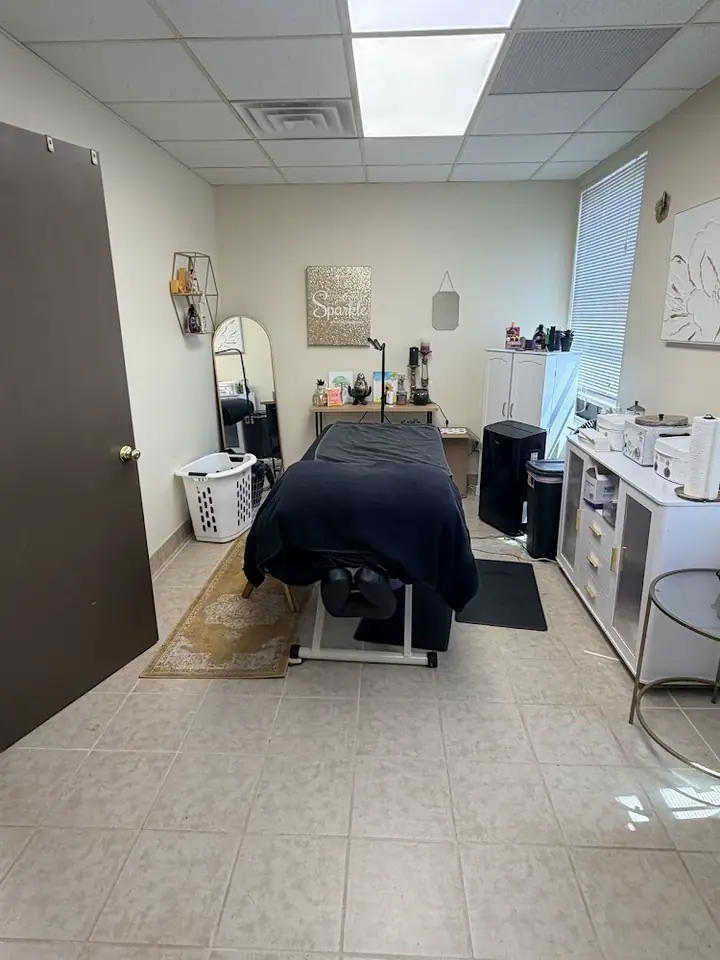 Take it off salon, a beauty salon in Rochester