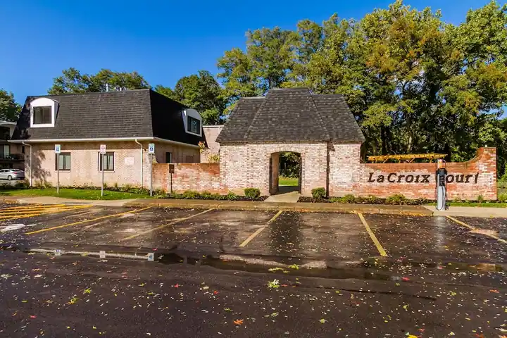 LaCroix Court Apartments, an apartment complex in Rochester