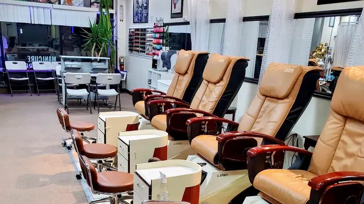 Tips & Toes Nail Spa, a nail salon in Rochester