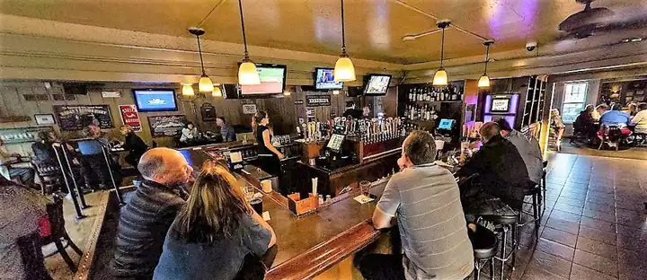Elmwood Inn, a pub in Rochester
