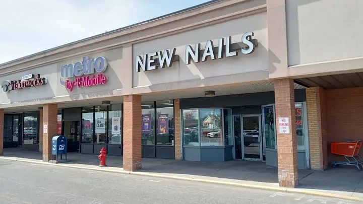 New Nails, a nail salon in Rochester